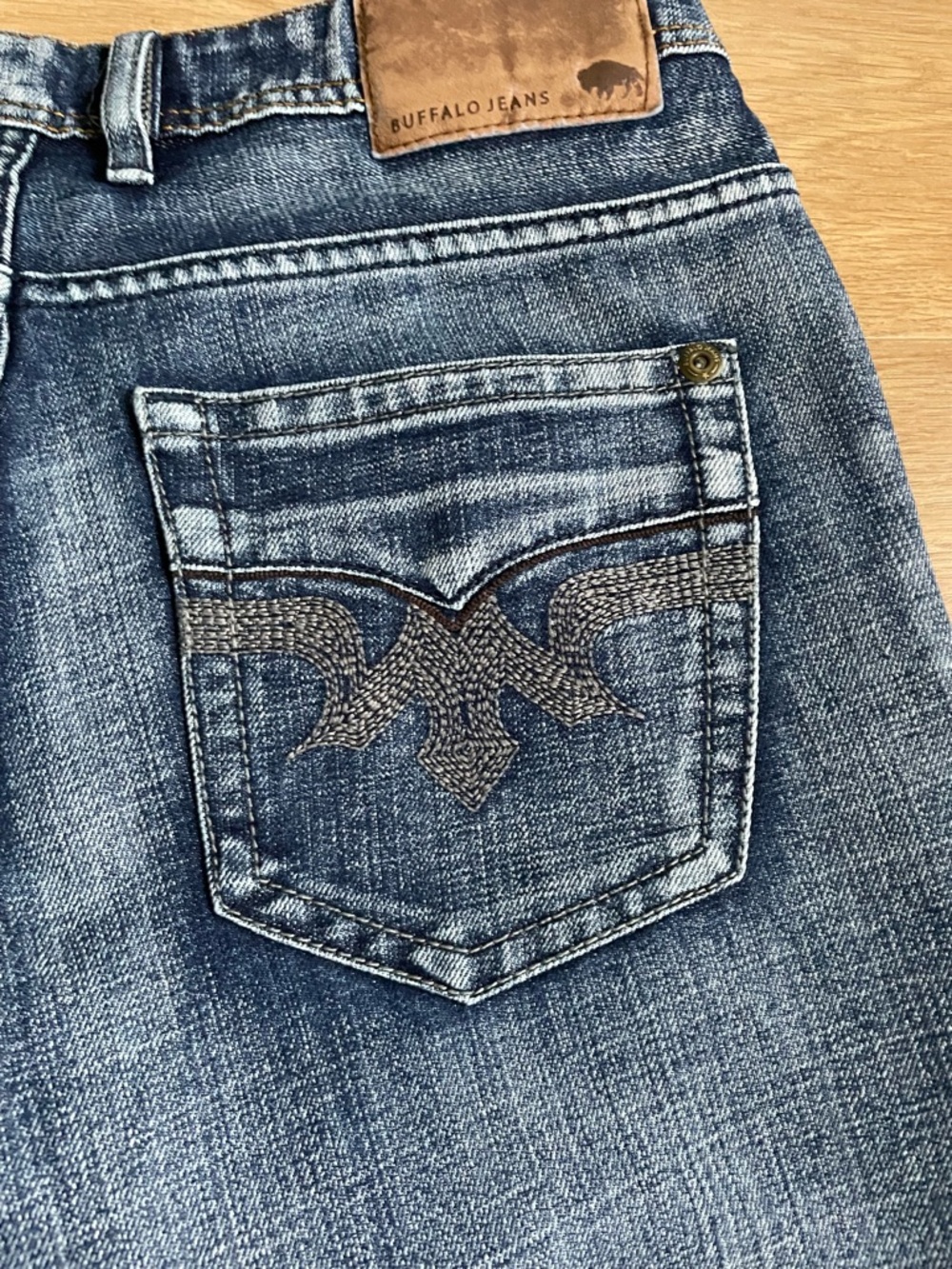 Buffalo Jeans Kyle Straight Leg Blue Denim Men’s W31 Embroidered Back Pockets - Picture 7 of 12